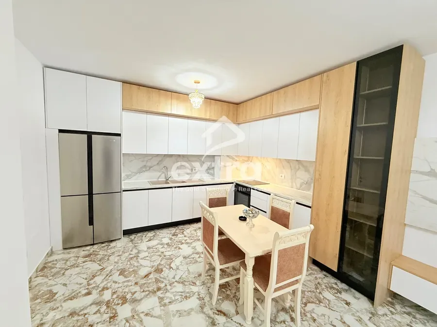 Apartament 2+1 per qera prane Teatrit