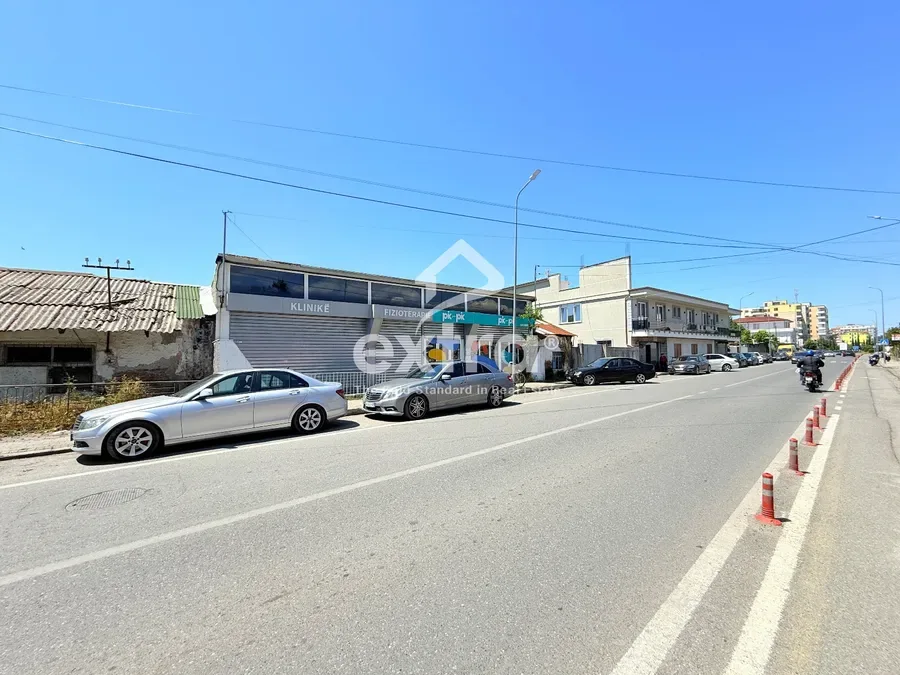Shitet dyqan prane spitalit shkoder 2