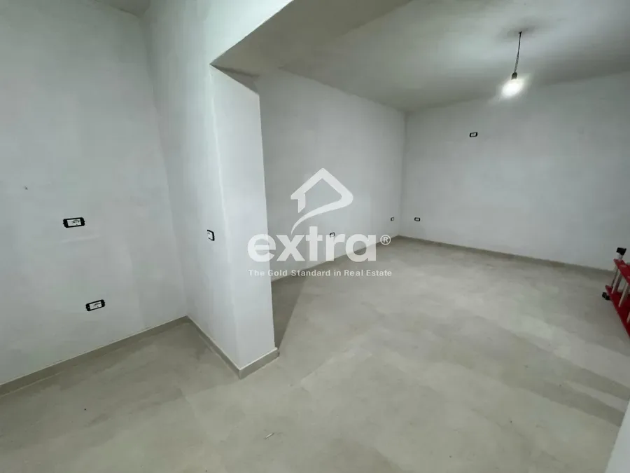 Shitet shtepi private ne velipoje shkoder 2
