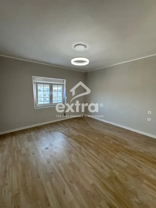 Shitet 1+1 k5 ne xhabije shkoder