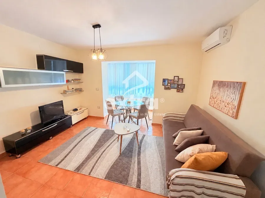Jepet me qira apartament 2+1 k2 rruga gjane