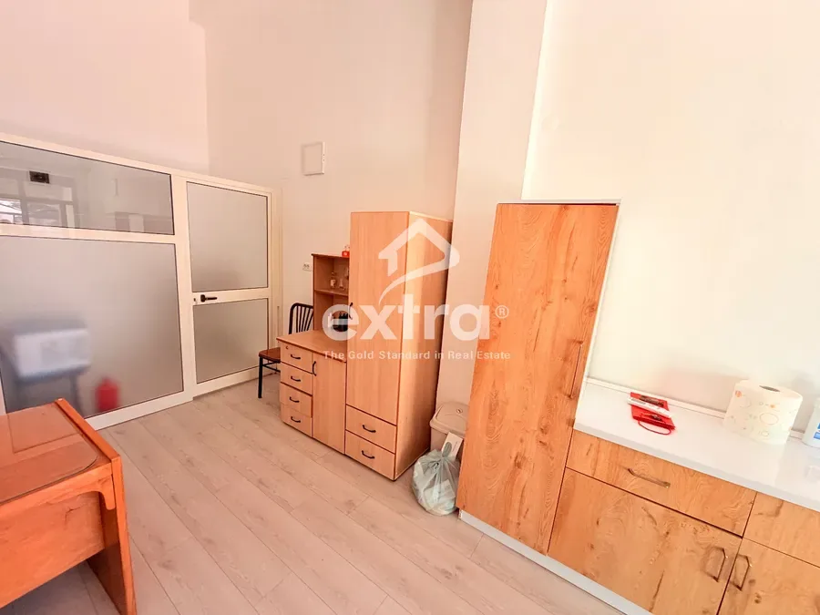 Jepet me qira dyqan prek cali shkoder