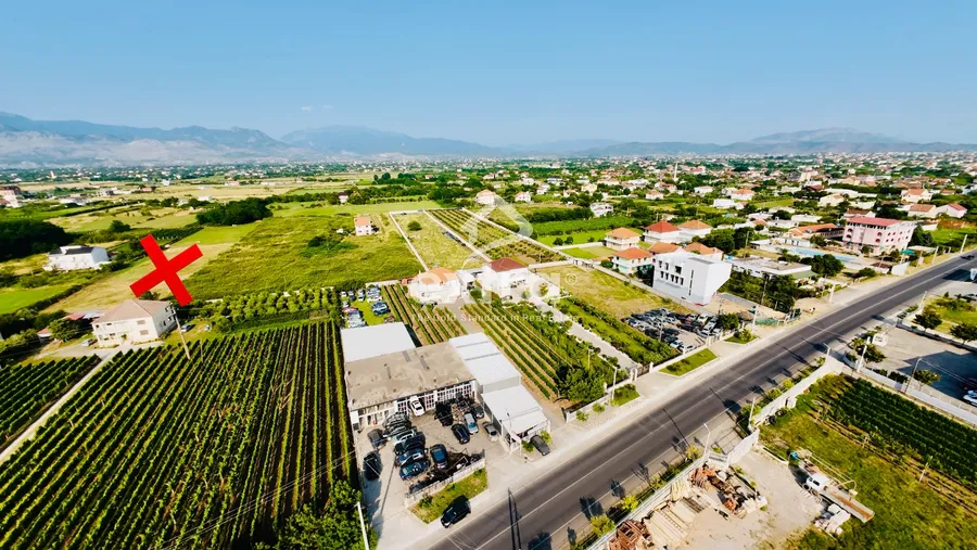 Shitet 6600m2 toke prane Meteor Shtoj 99.000 € 3