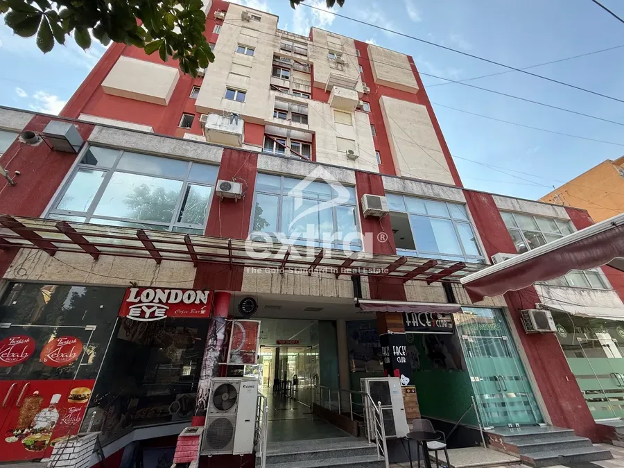 Shitet ambjent biznesi Dollari Shkoder 232k sip 172m2