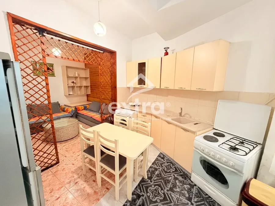 Jepet me qira kati 1 hyrje 2+1 ne prek cal shkoder