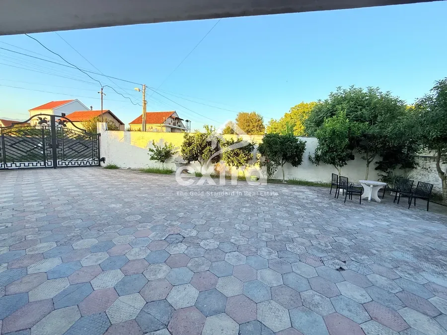 Jepet me qira kati 1 nje vile private 300 mije lek 3