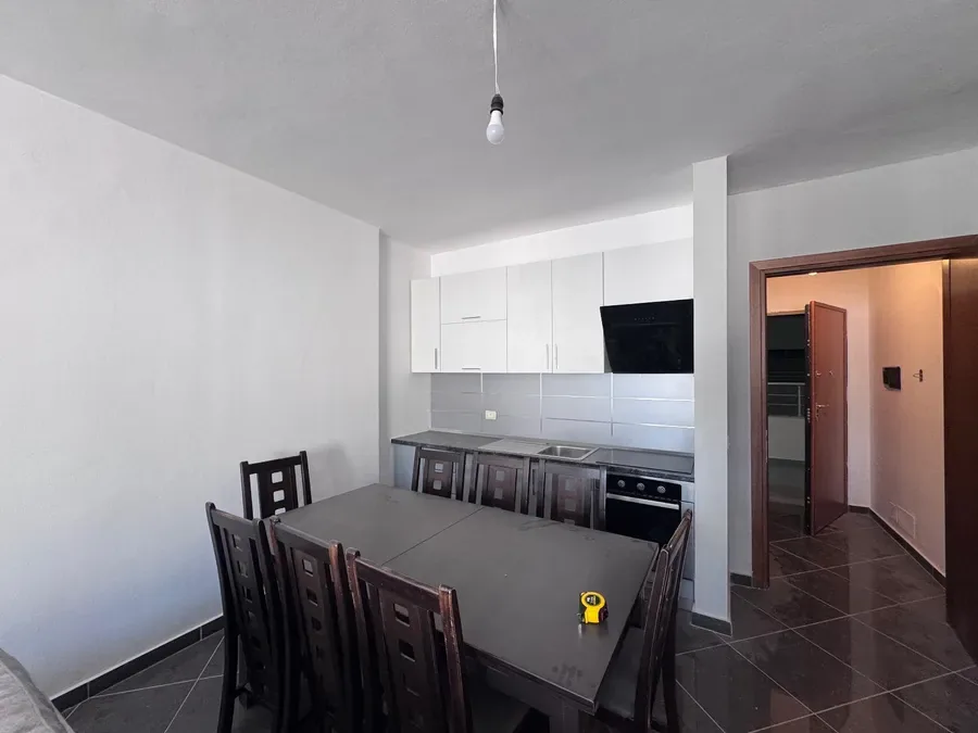Shitet apartament 2+1 ne Sarande 4