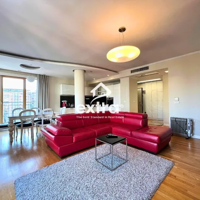 🔥Qira Apartament 2+1+2🔥 📍Zemër të Bllokut, Tiranë 📐 Sipërfaqe totale 123m2 🏢 Kati 7 me ashensor 🛋 1 sallon 🍴 1 kuzhinë 🛏 2 dhoma gj 3