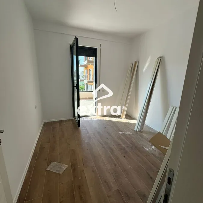 Shitet apartament 2+1+2 Xhamllik, Tirane 4