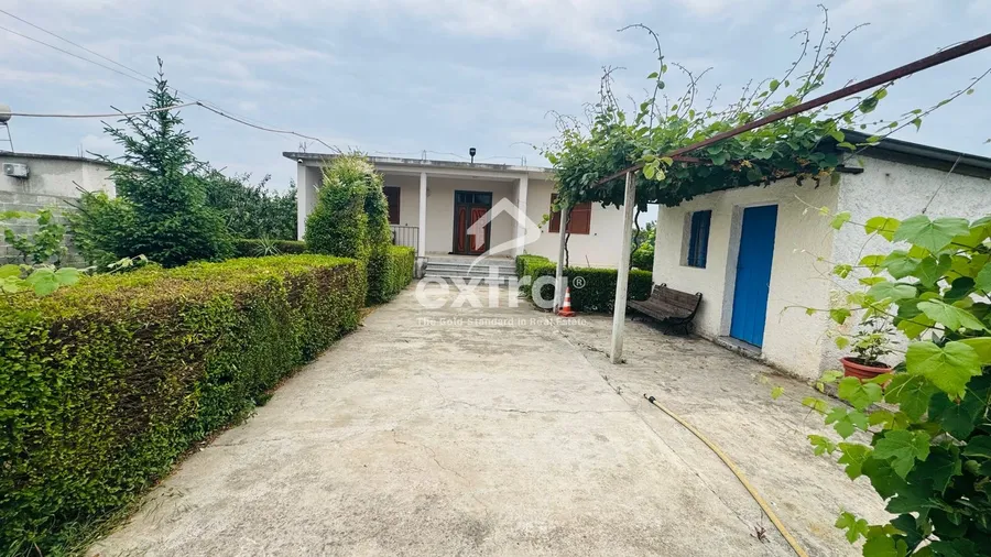 Shitet shtepi private ne grud e re shkoder 2