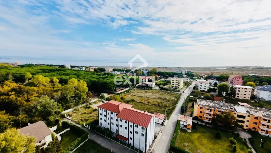 Shitet apartament 3+1 kati 3 ne plazh velipoje