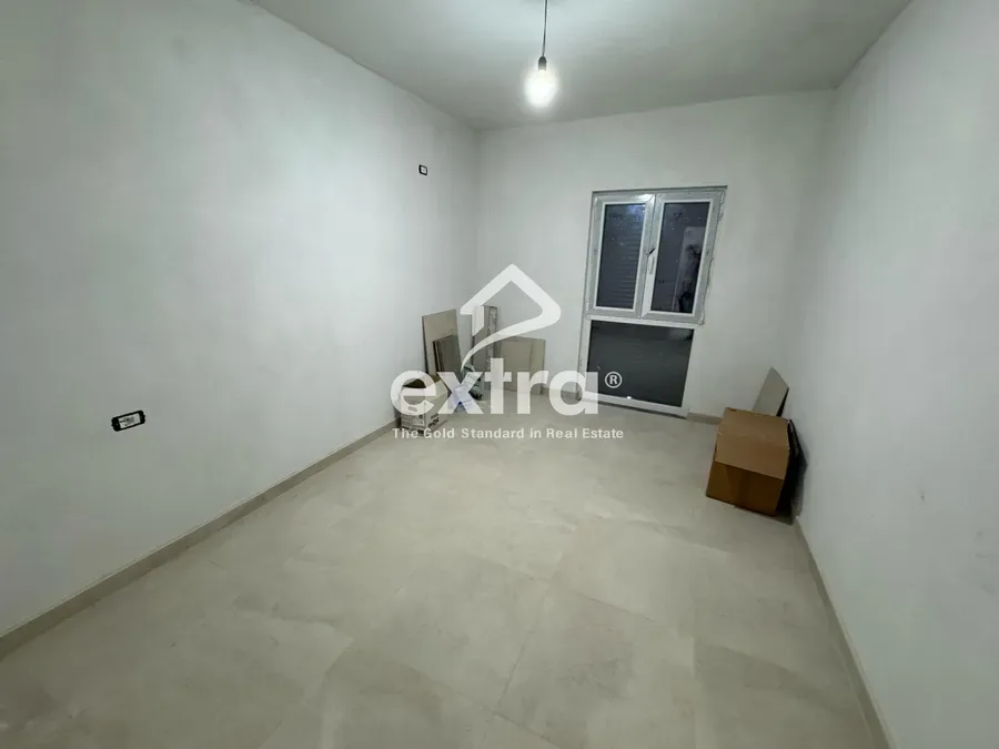 Shitet shtepi private ne velipoje shkoder 4
