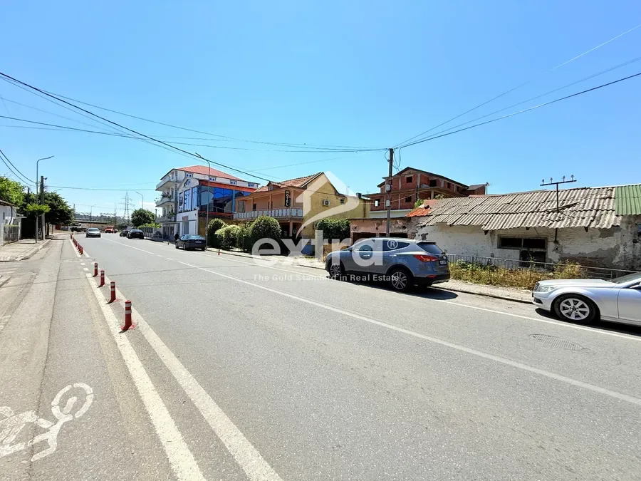 Shitet dyqan prane spitalit shkoder 3