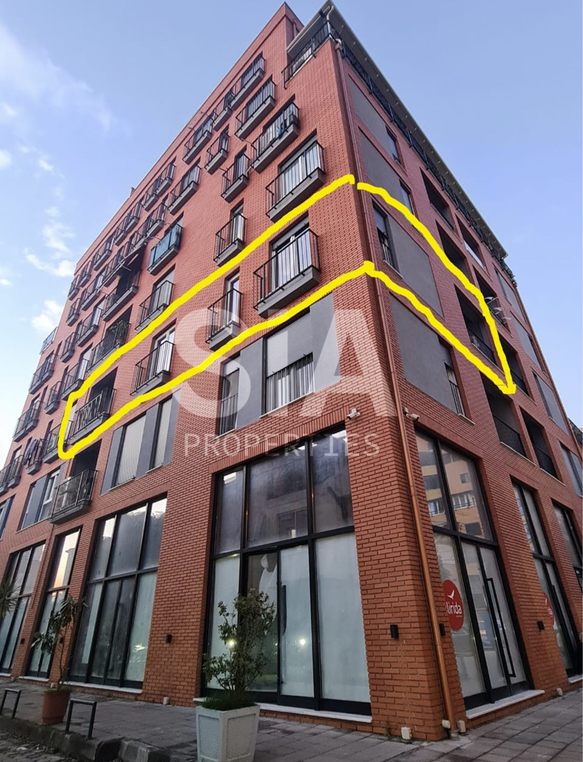 Apartamente për Zyra me Qira në Frosina Plaku – 140 m² + 2 Parkime