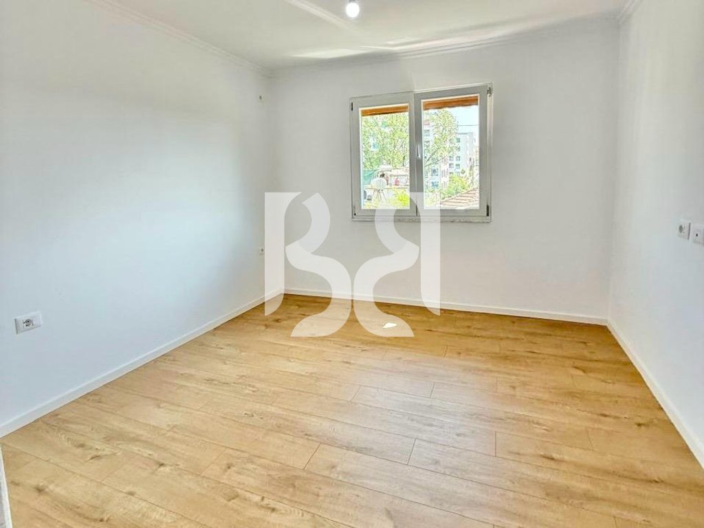 *APARTAMENT NE SHITJE 2+1 NE RRUGEN ALI DEMI PRANE TREGUT TE RI ELEKTRIK 3