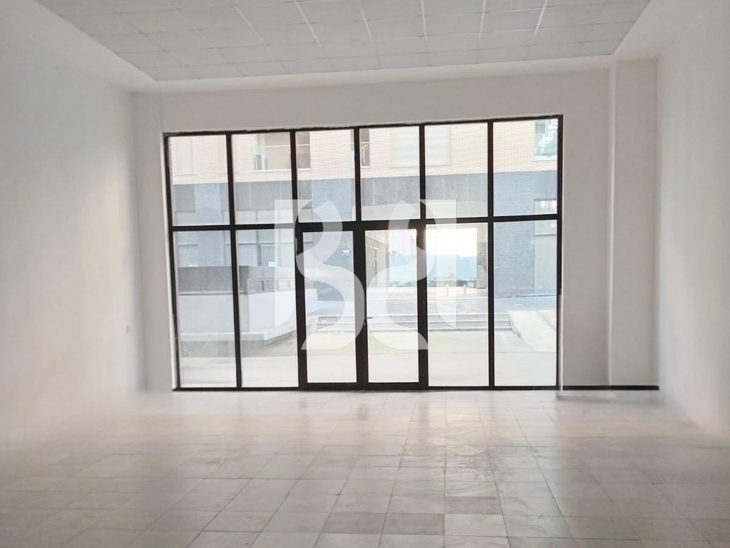 AMBIENT BISNESI ME QIRA TEK PROFARMA 520€*