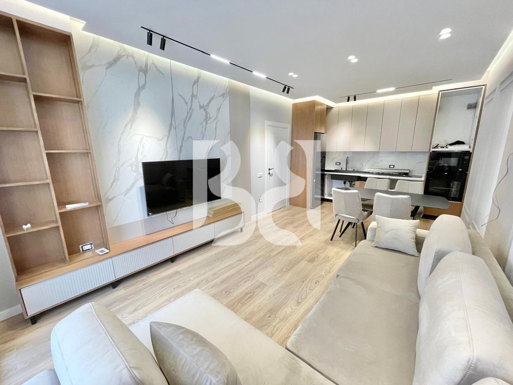 APARTAMENT 1+1+BALLKON ME QIRA,LIQENI I THATE