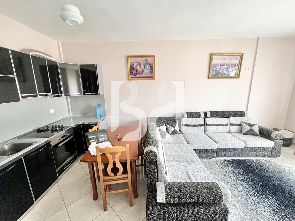 APARTAMENT ME QIRA 2+1 TE VILA L,RRUGA SOKRAT MIHO 2