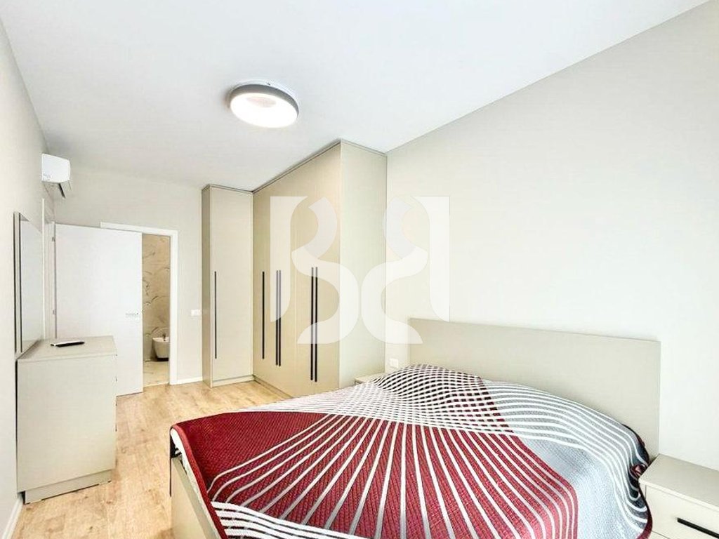 APARTAMENT ME QERA 2+1+2 PRANE PAZARIT TE RI 4