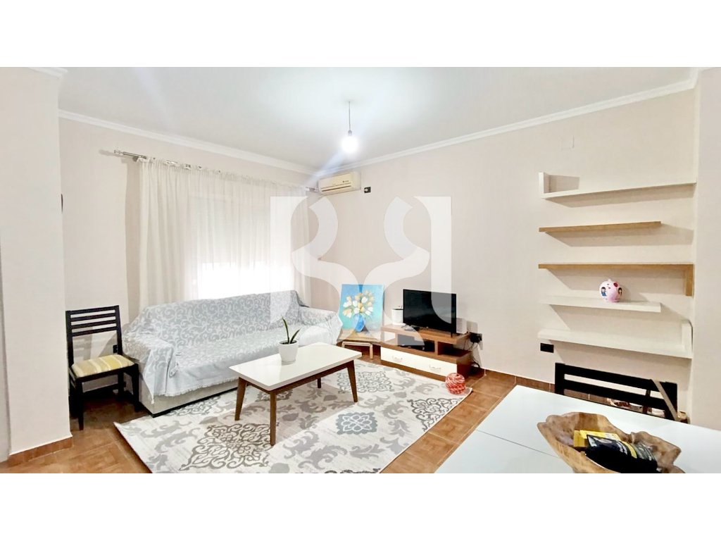 APARTAMENT ME QIRA NE TREGUN ELEKTRIK 1+1 PRANE KOPESHTIT 2