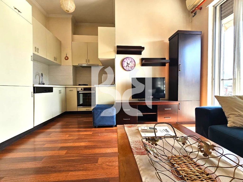 APARTAMENT 1+1 ME QIRA – PAZARI I RI 2