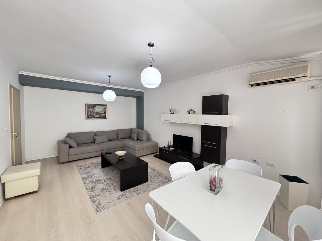 SHITET APARTAMENT 2+1+2 DEPO PRANE KINEMA AGIMIT ISH BLLOKU! 2