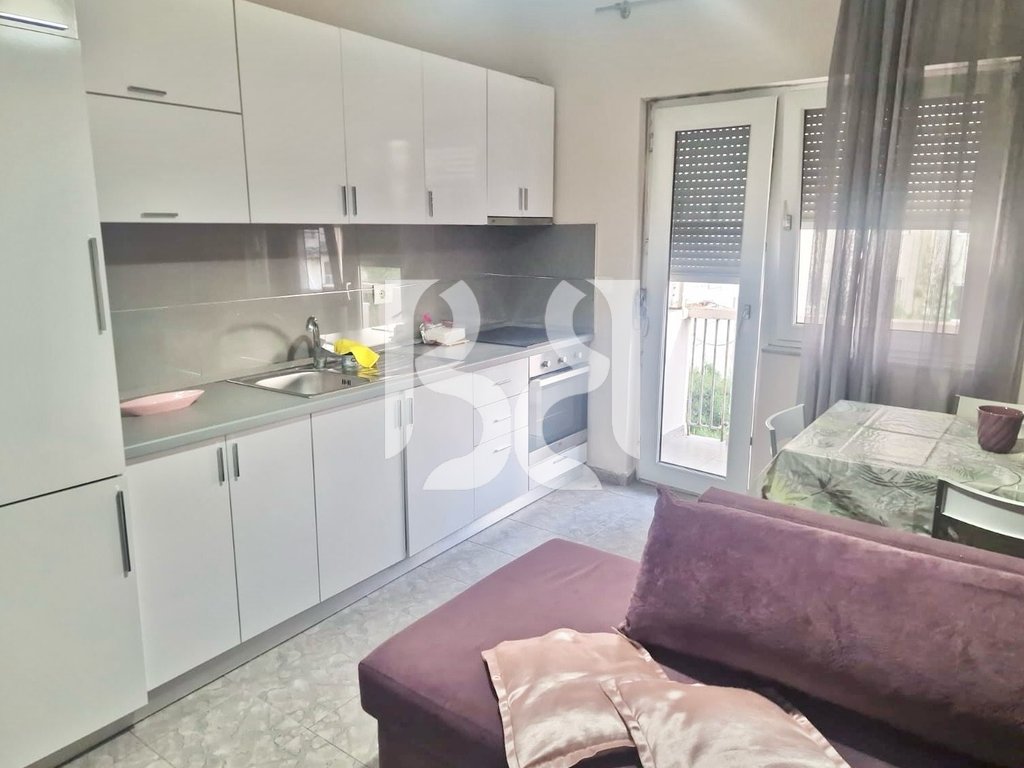 APARTAMENT ME QERA 2+1 NE QENDER 4