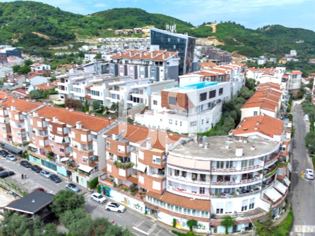 DUPLEX ME OBORR & PISHINE PRIVATE TEK KODRA E DIELLIT