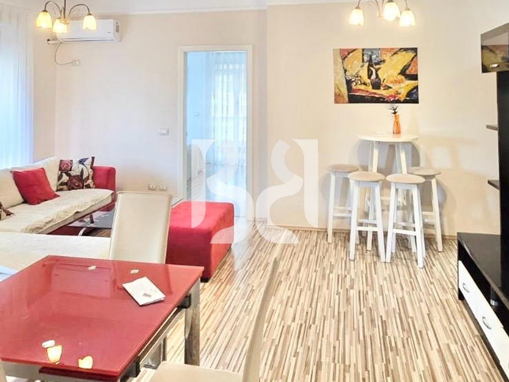 APARTAMENT ME QERA NE RRUGEN MYSLYM SHYRI 2+1+2BALLKONE 3