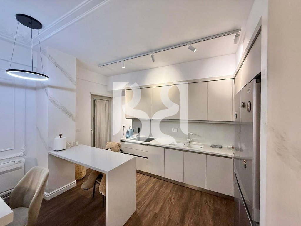 APARTAMENT ME QIRA 3+1+2 ME POST PARKIMI FOLEJA E GJELBER 4