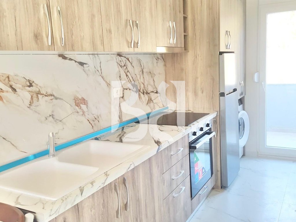APARTAMENT 1+1+POST PARKIMI ME QERA NE SHKOZE**