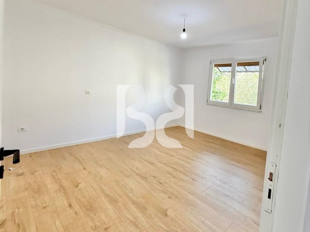 *APARTAMENT NE SHITJE 2+1 NE RRUGEN ALI DEMI PRANE TREGUT TE RI ELEKTRIK 4