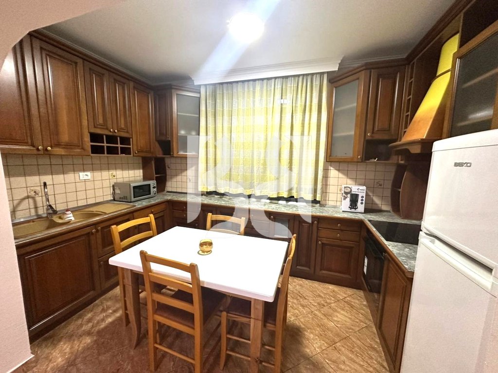 JEPET ME QERA APARTAMENT 2+1+BALLKON TEK ISH-FUSHA AVIACIONIT* 2