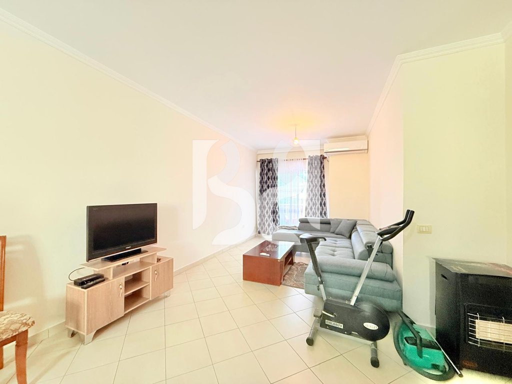 APARTAMENT ME QIRA 2+1+2 NE YZBERISHT PRANE ECO MARKET