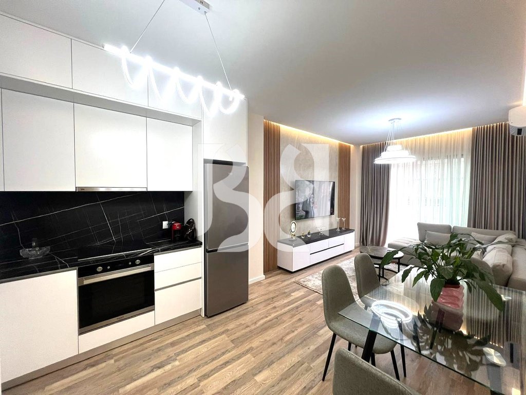 APARTAMENT 1+1 ME QERA – RRUGA E KOSOVAREVE 900€* 3