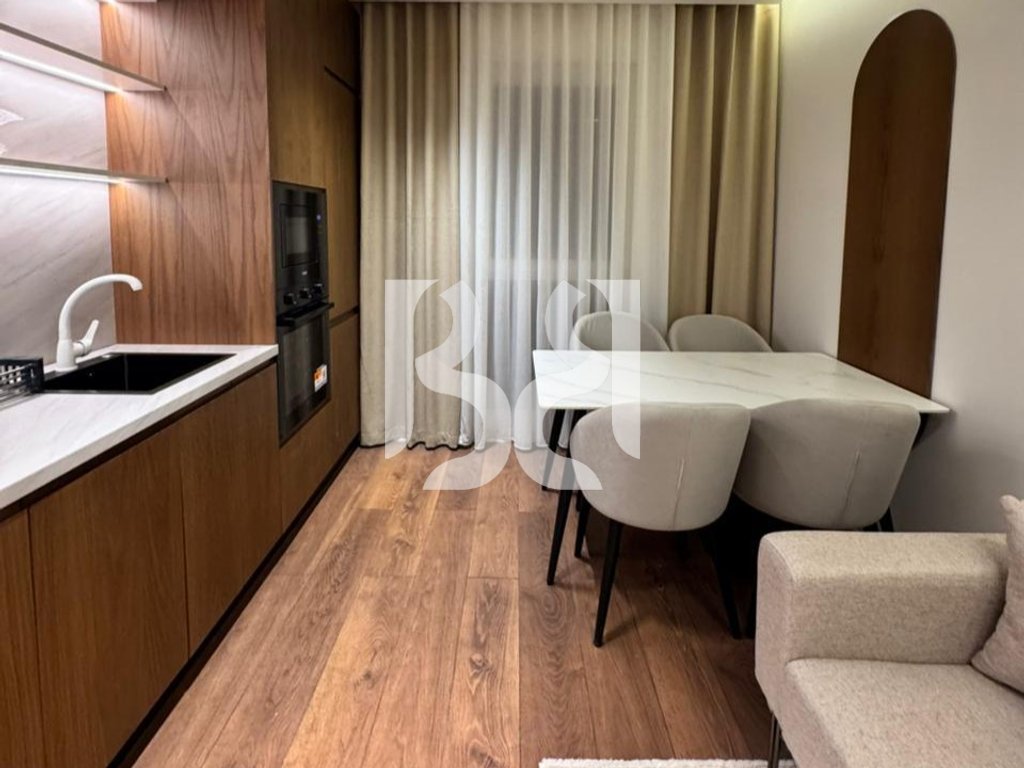 JEPET APARTAMENT 2+1 ME QIRA NE XHAMLLIK.* 2