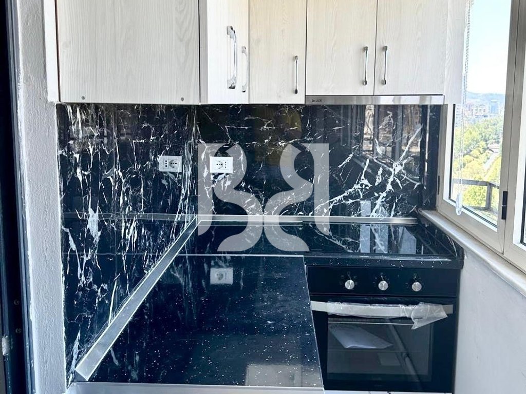 *APARTAMENT 2+1 ME QIRA, MATERNITETI I RI 3