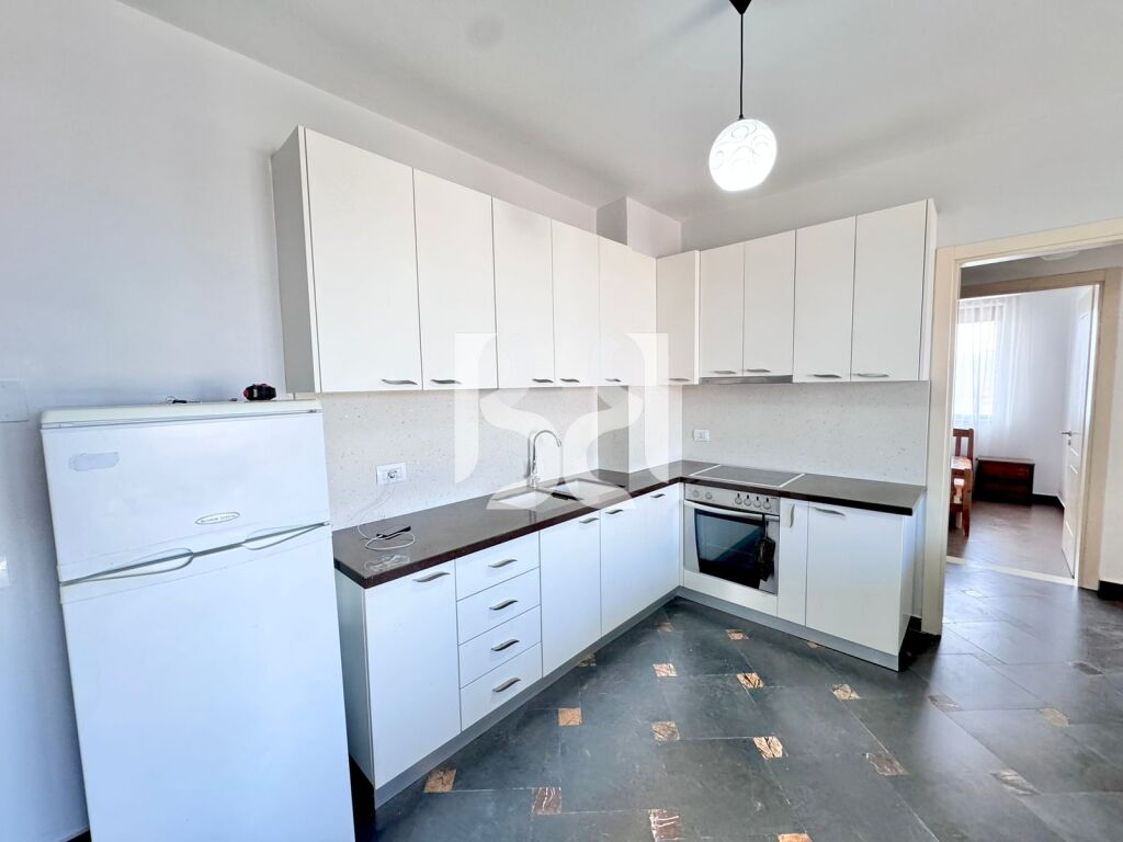 JAPIM APARTAMENT ME QIRA 2+1+2 TE CASA ITALIA/BUZI STORE 4