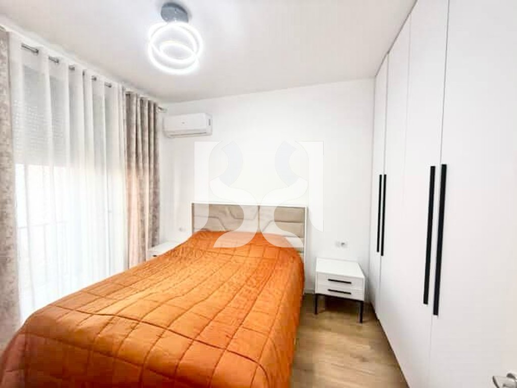 APARTAMENT ME QIRA 1+1 TE SHKOLLA E KUQE PRANE PAZARIT TE RI 4