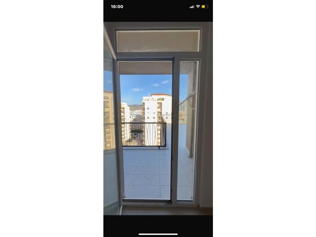 SHITET APARTAMENT 2+1 NE SHENGJIN /HOTEL MOLLA
