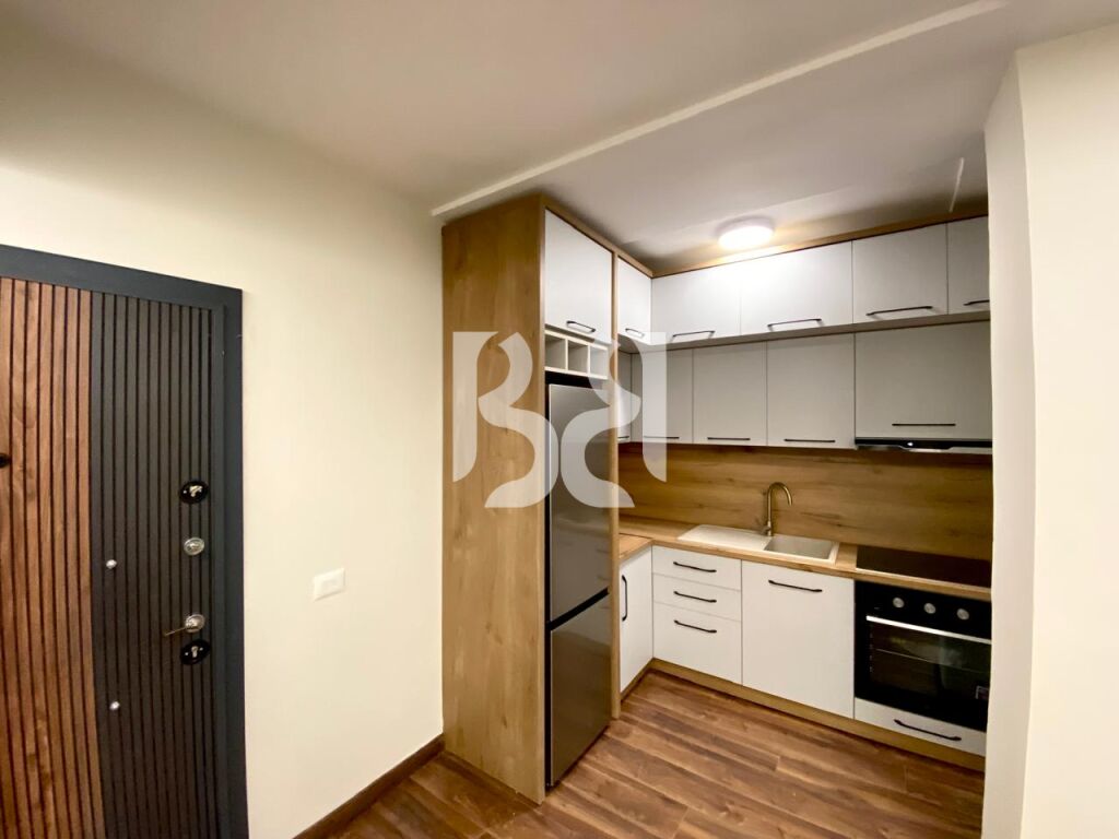 JAPIM APARTAMENT ME QIRA 2+1 NE RRUGEN HIM KOLLI MYSLYM SHYR /RRUGA E KAVAJES 3