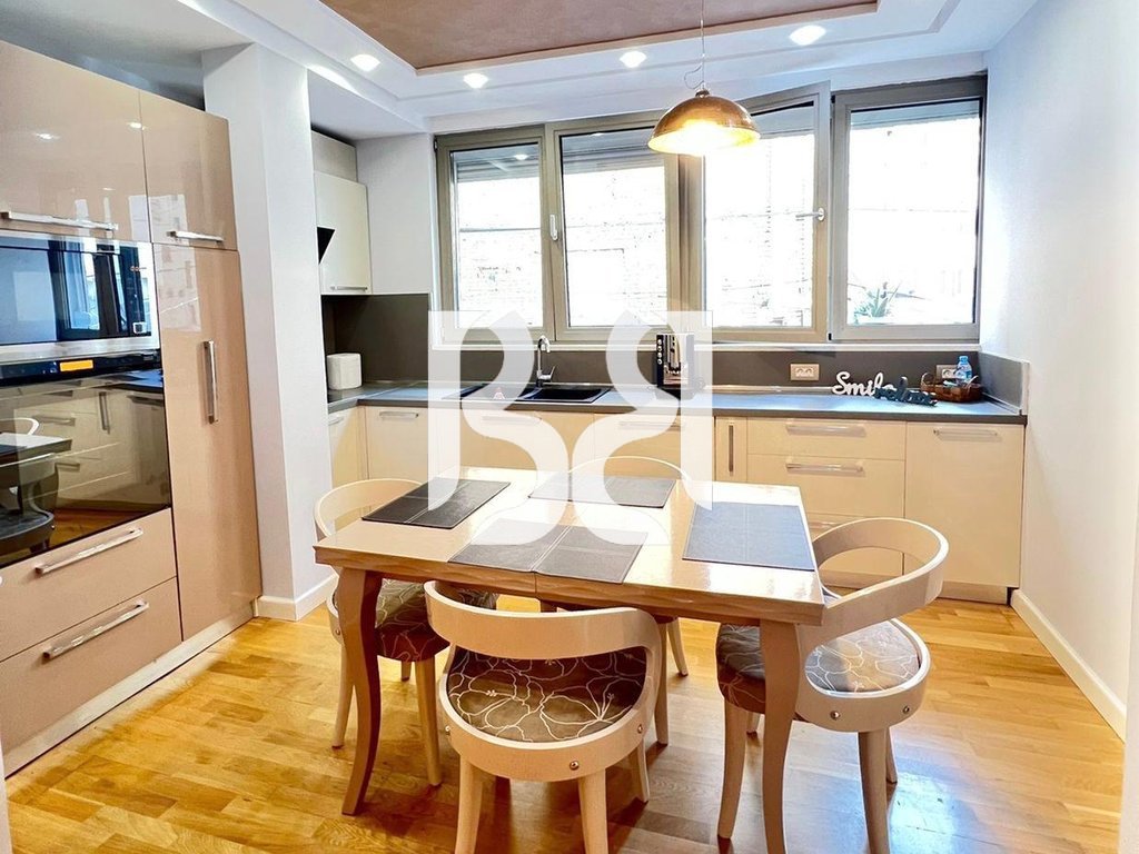 JEPET ME QIRA APARTAMENT 2+1 NE QENDER TE TIRANES* 4