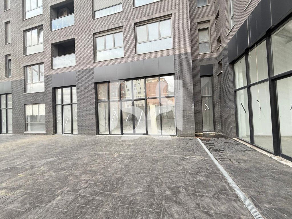 AMBIENT BISNESI NE SHITJE TEK PROFARMA 154.940€ 3
