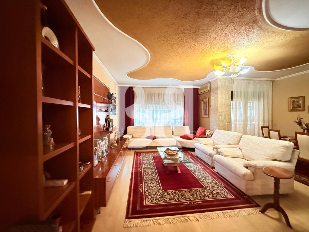 APARTAMENT ME QIRA 2+1 NE QENDER PRANE STADIUMIT AIR ALBANIA / AMBASADOR 1 3