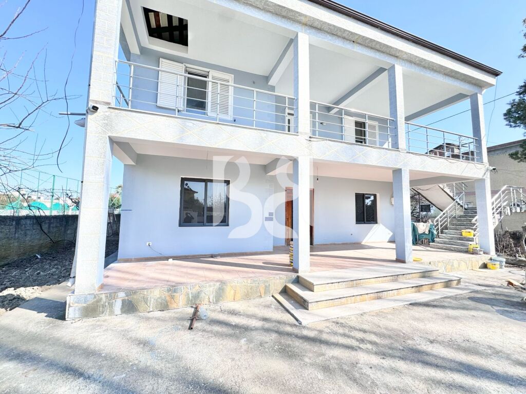 SHITET VILE DY KATESHE NE NISHTULLE / DURRES 2