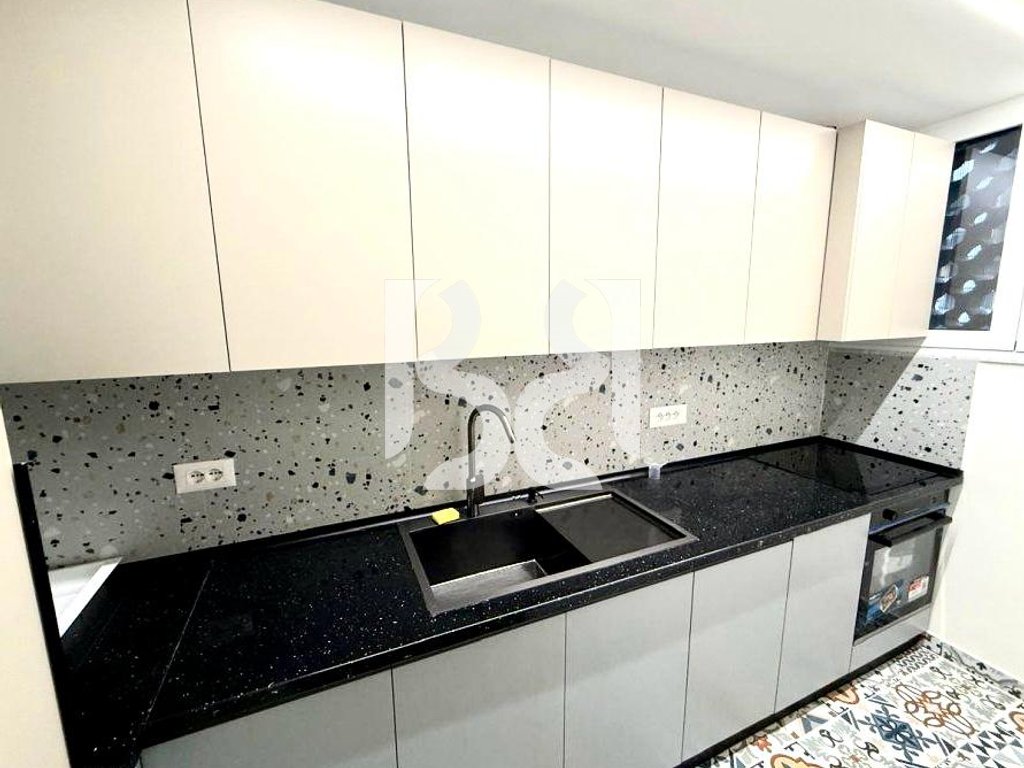 JEPET ME QIRA APARTAMENT 2+1+BALLKON – RRUGA E KAVAJES, PRANË POLIKLINIKES* 3