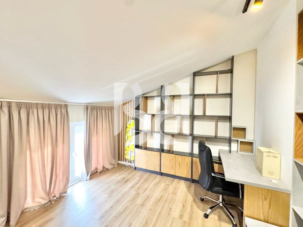 APARTAMENT ME QERA 3+1+2 ME 3 PARKIME TE SECRET GARDEN* 4