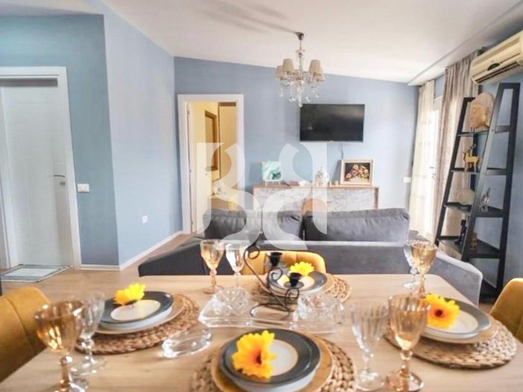 APARTAMENT ME QERA 1+1 RRUGA E BARRIKADAVE 2
