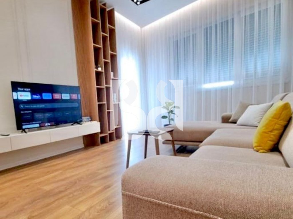 *APARTAMENT ME QIRA 1+1+POST PARKIMI KINOSTUDIO