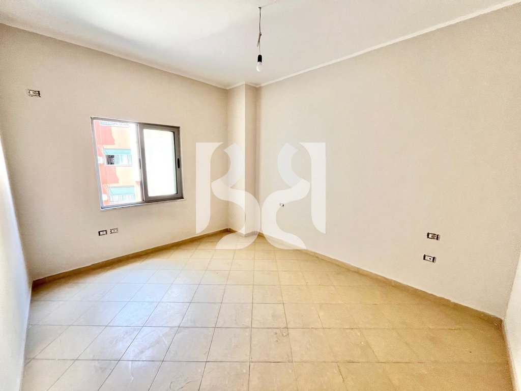 APARTAMENT 2+1+TUALET+BALLKON NE SHITJE NE FRESK* 3